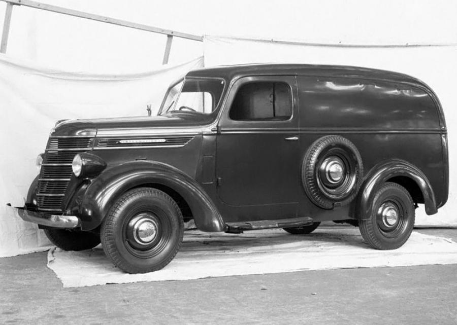  International-Harvester D-2 Panel Van 1941 года  (фото 1 из 2)